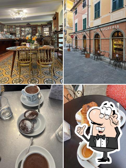 Dai un'occhiata agli interni di Antica Pasticceria Bianchi