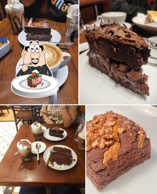 Bolo de chocolate em Coffeetown Praia do Canto