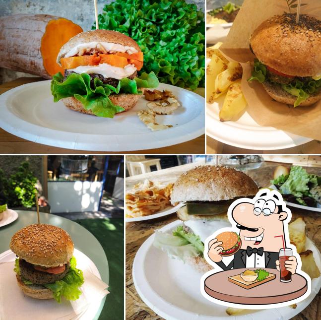 Prova uno dei tipi di hamburger proposti a Basilico Food