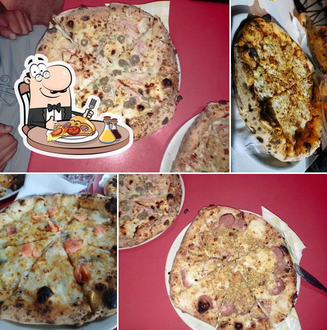 Prenez des pizzas à Pizza Napoli