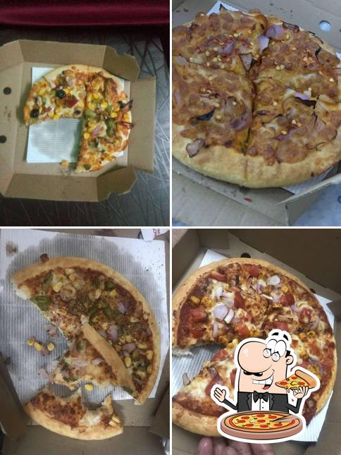 Try out pizza at Pizza Hut Omaxe CP, Noida