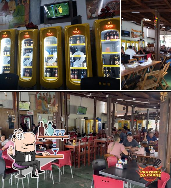 O interior do Prazeres da Carne Churrascaria