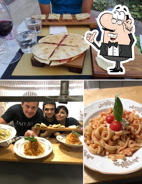 Siediti a un tavolo di Taccas