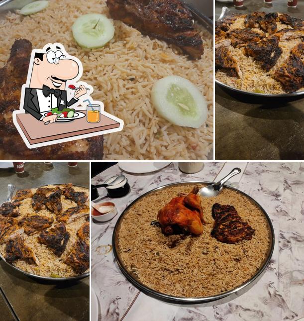 Food at mehfil mandi