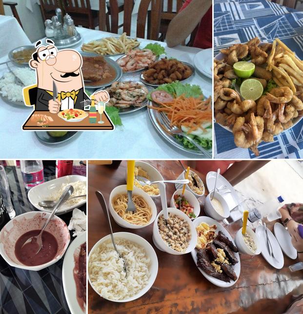 Comida em Restaurante Dois Irmãos