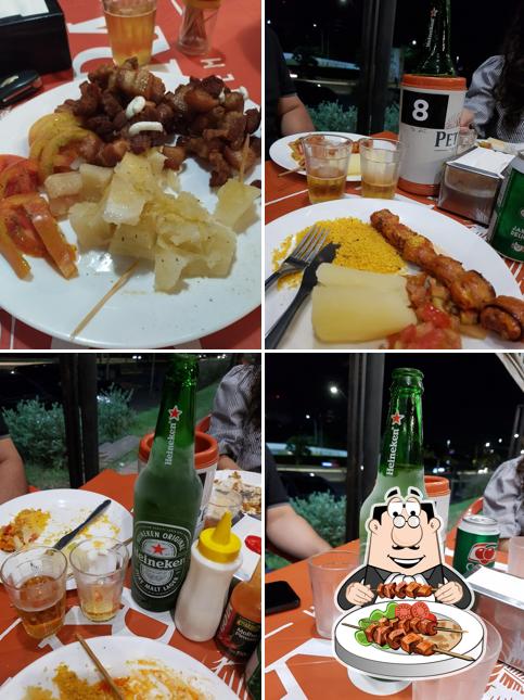 Entre diversos coisas, comida e bebida podem ser encontrados no Arvoredo FoodStore