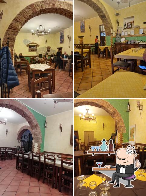 Gli interni di Osteria Garibaldi
