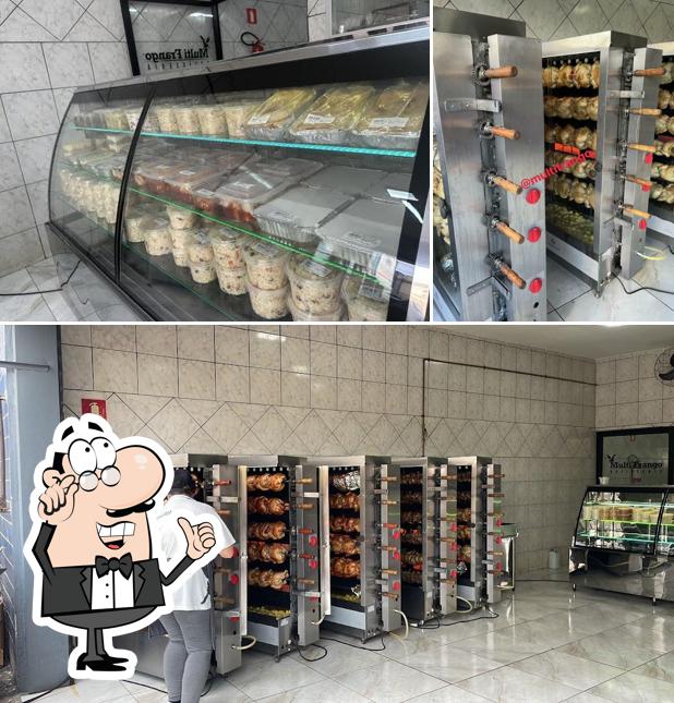 O interior do Multi Frango Rotisseria