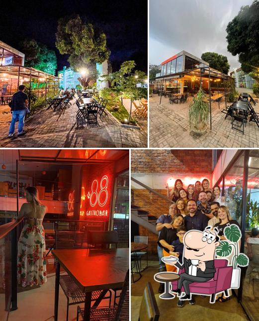 O interior do +88 GASTROBAR