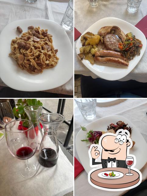 Questa è la immagine che mostra la cibo e bevanda di Bontà Da Re