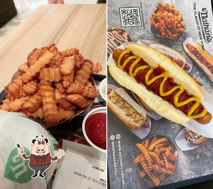 Comida em Nathan's Famous