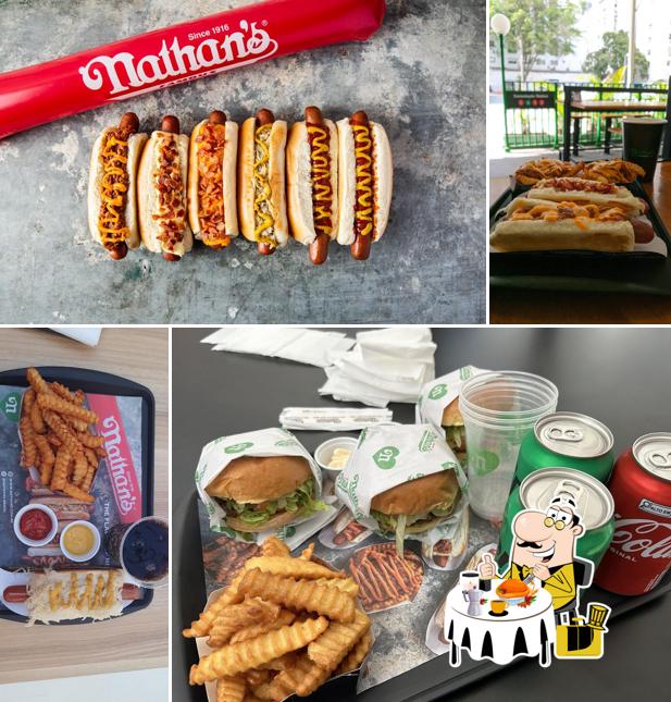 Comida em Nathan's Famous