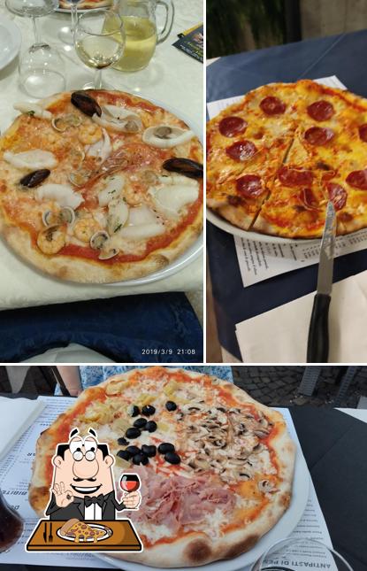 Ordina tra le svariate varianti di pizza