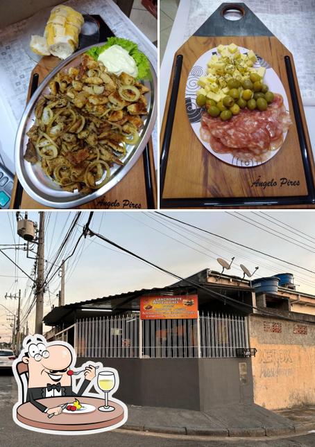 A foto da comida e exterior no Lanchonete Pires
