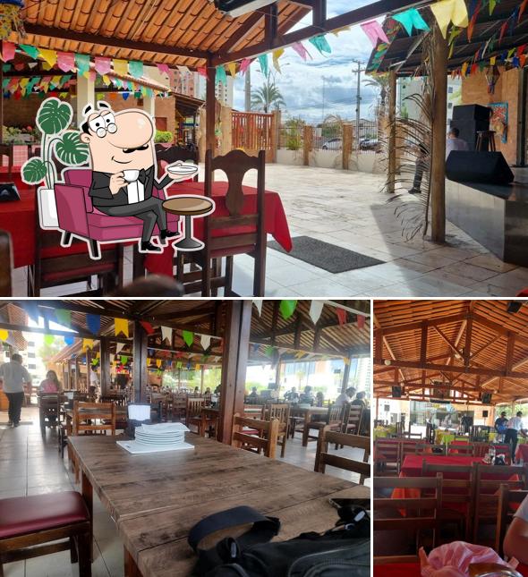 O interior do Barretus Bar e Restaurante