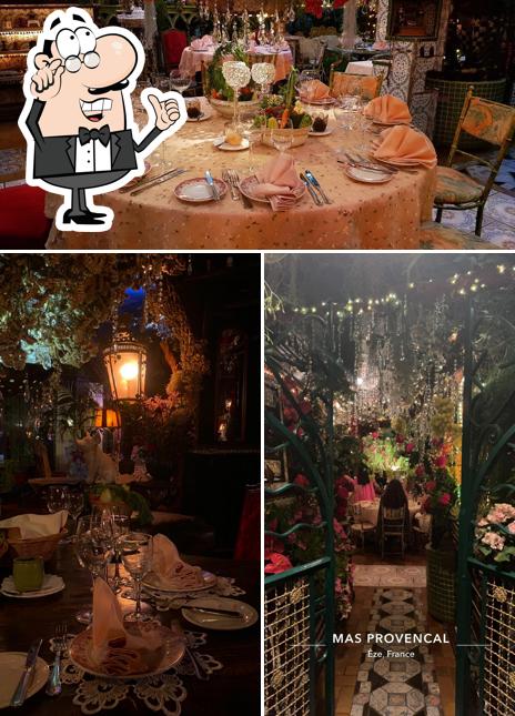 Installez-vous à l'une des tables de Le Mas Provençal