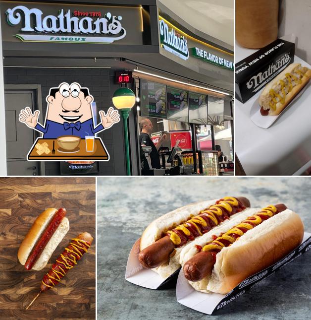 Comida em Nathan's Famous