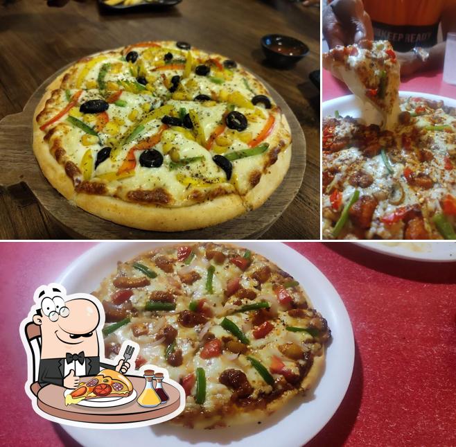 Order pizza at Laziz pizza