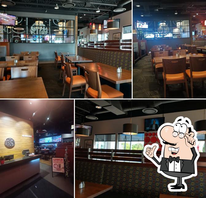 Découvrez l'intérieur de Boston Pizza