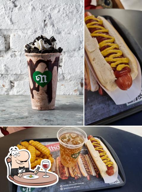 Comida em Nathan's Famous