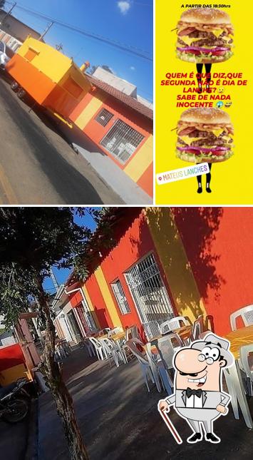 O exterior do Mateus Lanches Macarrão na chapa