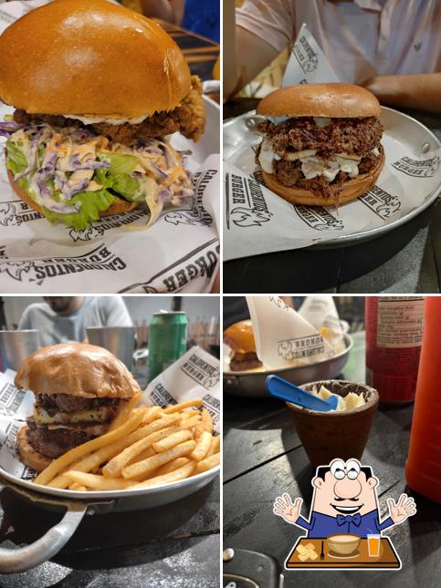 Sanduíche de carne de porco desfiada em Calorentos Burger Fortaleza