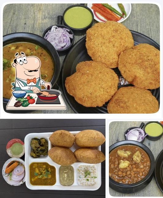 Chicken curry at Bhatura Co. / Bhatura Company Ardee City Sector 52 ( Single outlet, no other branch or franchise )