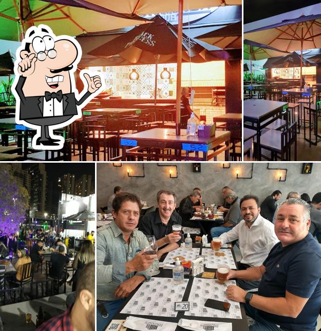 Veja imagens do interior do Container Pub