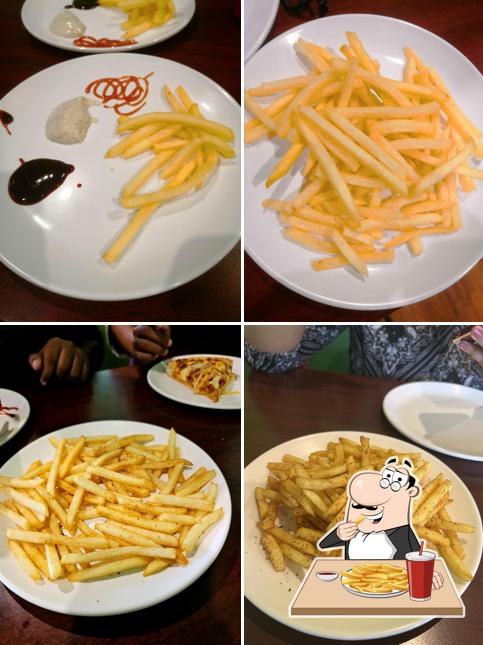French fries at Pappa's Pizza