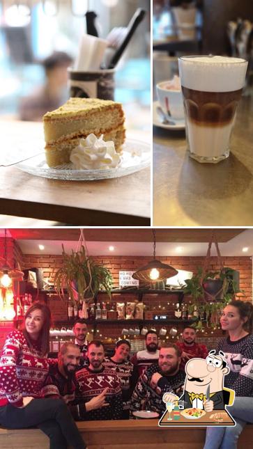 Voici la photo indiquant la nourriture et comptoir de bar sur Why Not Coffee