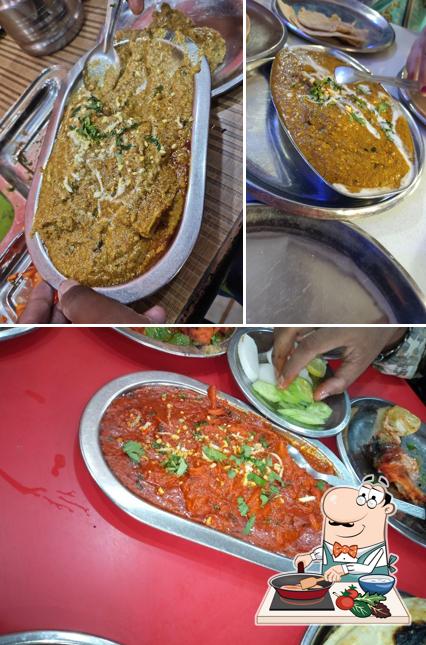 Chicken curry at KAAYNAT RESTAURANT