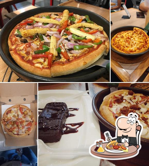 At Pizza Hut Omaxe CP, Noida, you can get pizza