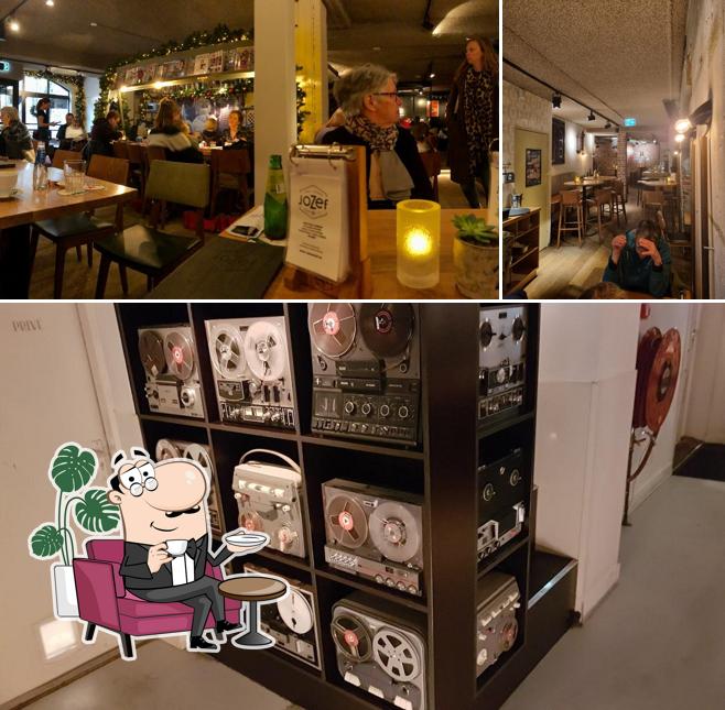 Installez-vous à l'une des tables de Jozef eten & drinken