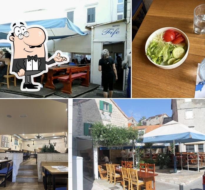 Installez-vous à l'une des tables de Fife