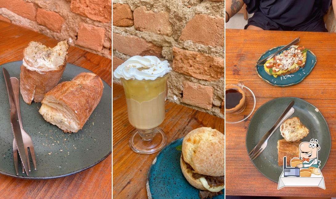 Pão-com-alho em Partiu Café
