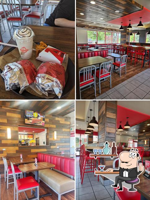 Installez-vous à l'une des tables de Arby's