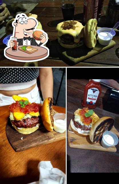Os hambúrgueres do Smoke Hamburgueria irão satisfazer diferentes gostos