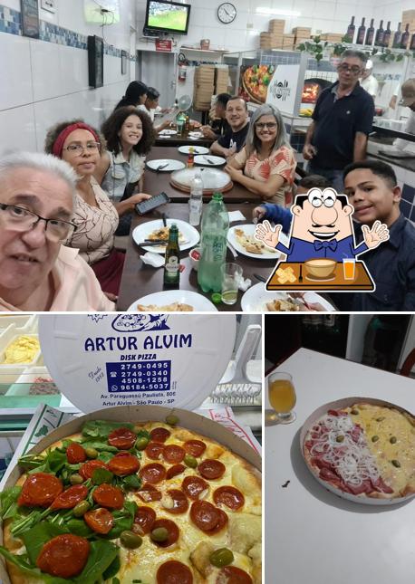 Entre diversos coisas, comida e interior podem ser encontrados no Pizzaria Artur Alvim