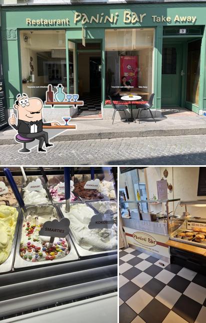 Dai un'occhiata agli interni di Panini Bar