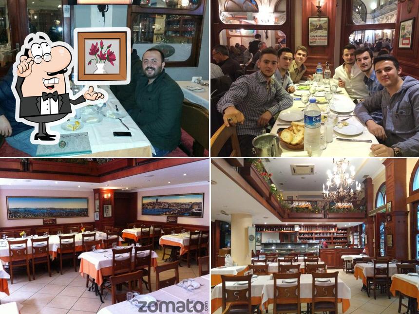 Installez-vous à l'une des tables de Seviç Restoran Bayram'ın Yeri