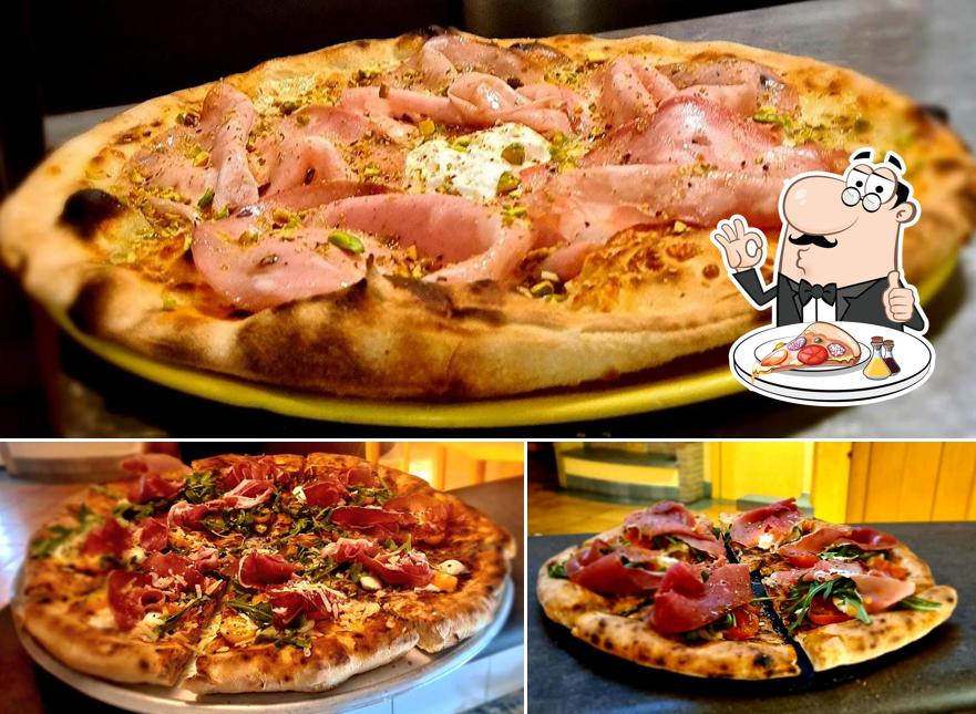 Ordina tra le svariate varianti di pizza