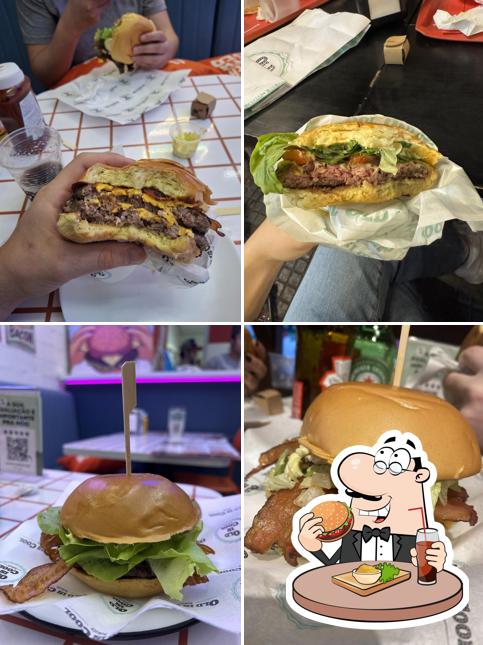 Delicie-se com um hambúrguer no Old Is Cool Burger