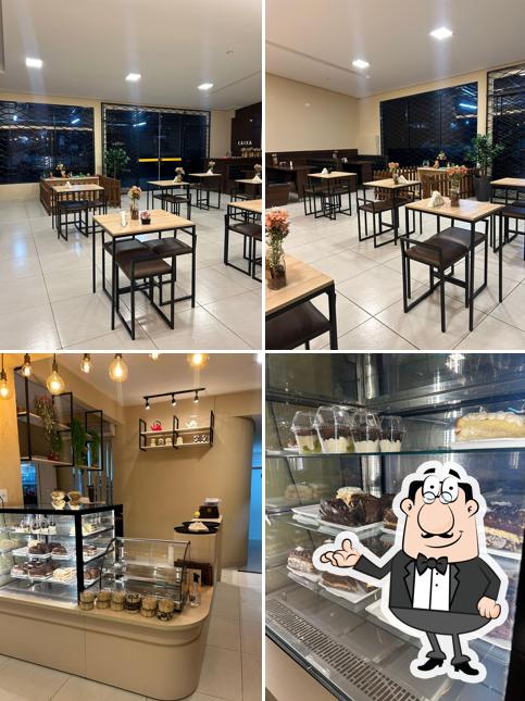 Veja imagens do interior do Café Helena