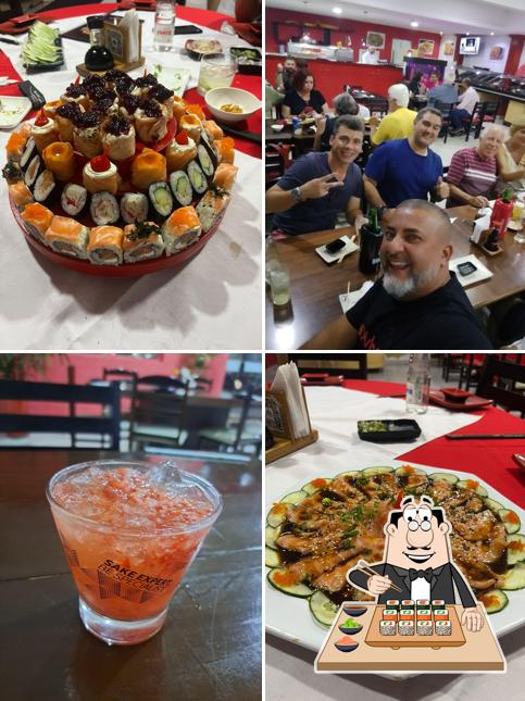 Rolos de sushi são disponibilizados no Hotaru Sushi