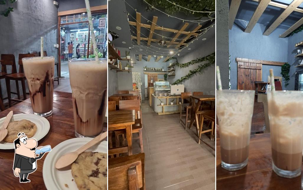 Iced coffee at Cofe कला