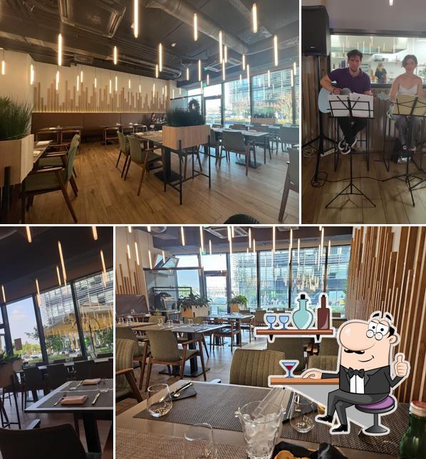 Dai un'occhiata agli interni di Restoran Matrix