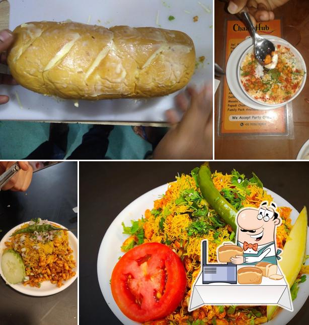 Garlic bread at Chaat Hub
