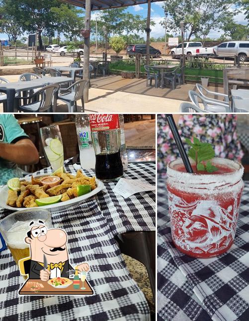 A comida e exterior do restaurante