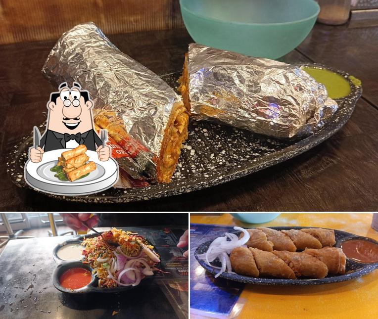 Spring rolls at Mom's Biryani Cafe