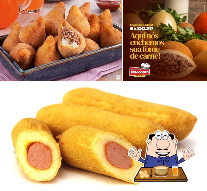 Comida em Salgaderia Bom Gosto